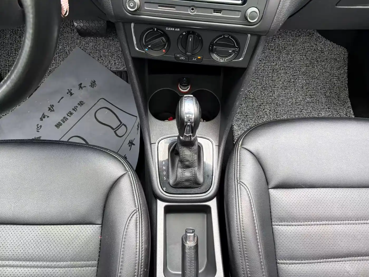 Volkswagen Polo 2016 1.6L Automatic Comfort фото 12