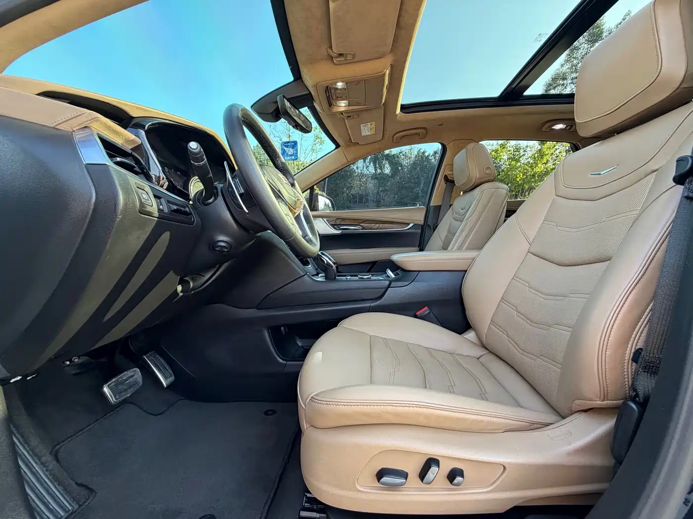 Фото 6 - Cadillac XT5