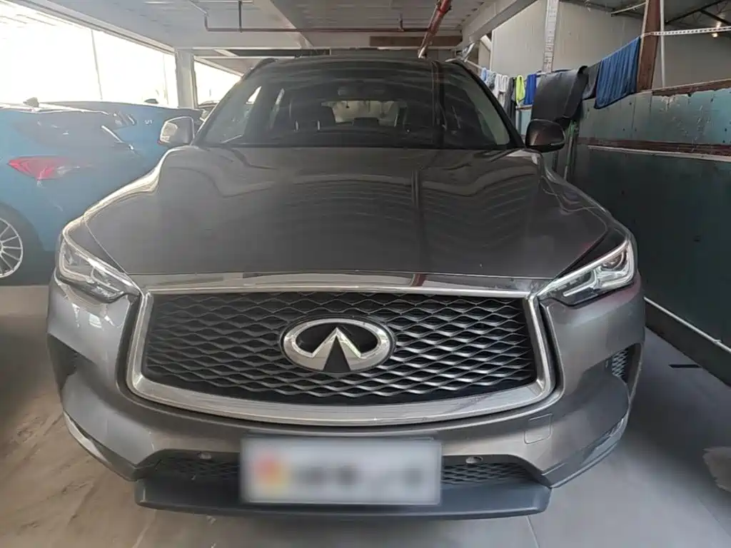 Photo 3 - Infiniti QX50