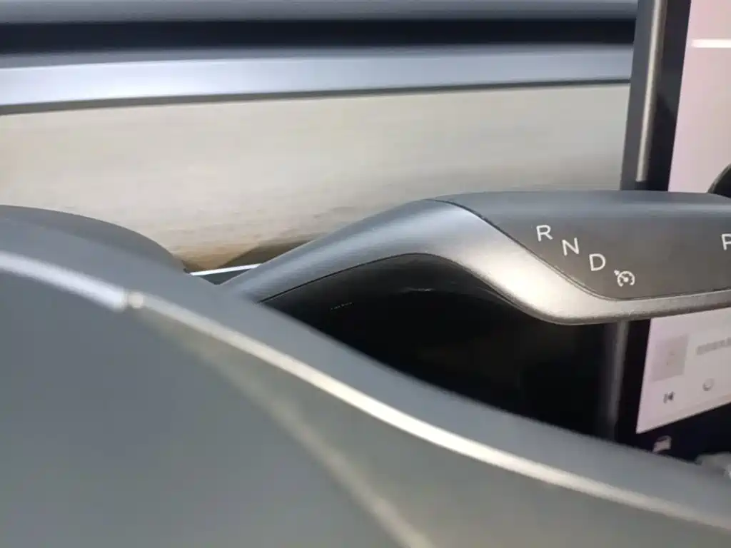Фото 14 - Tesla Model Y