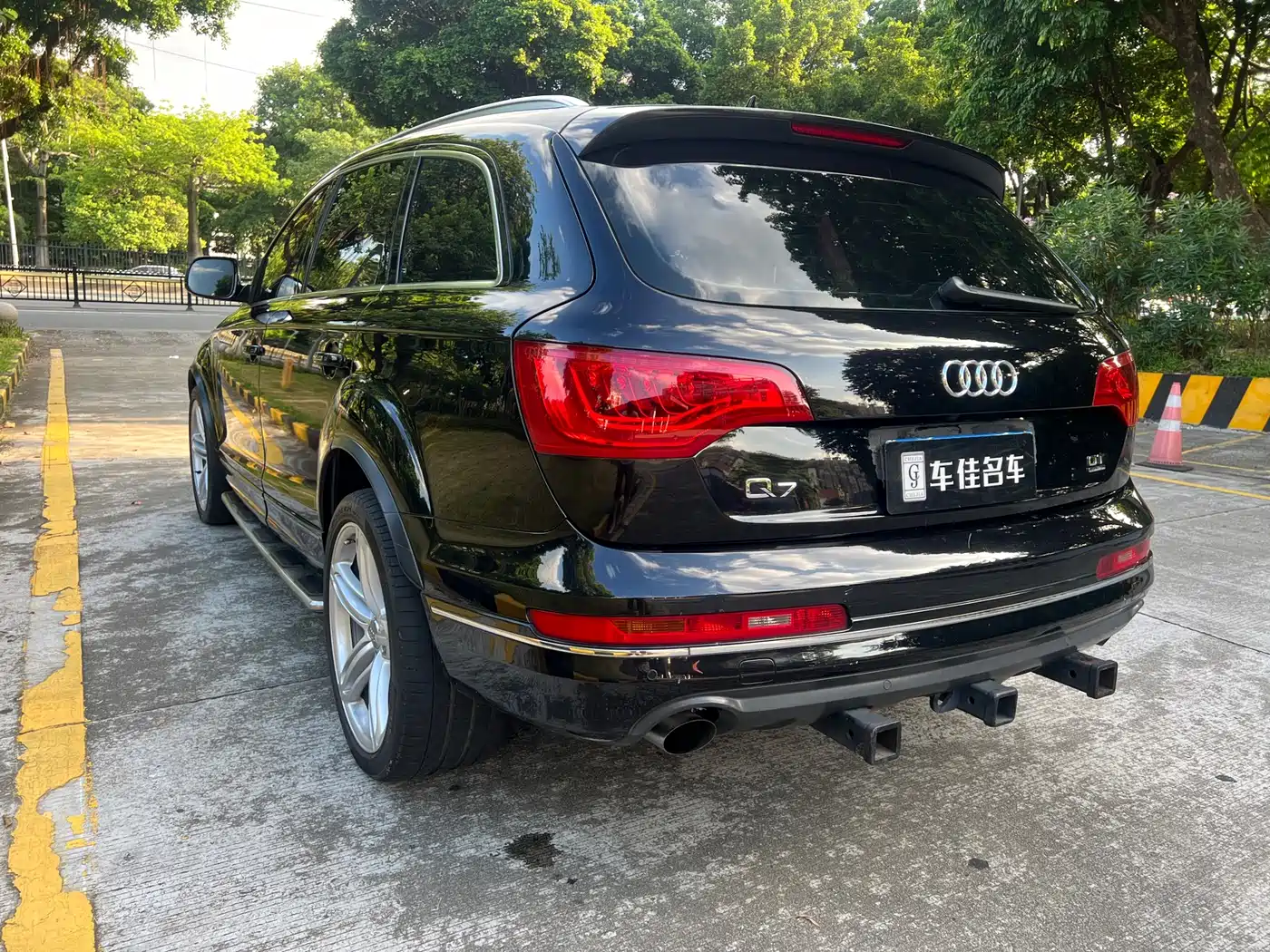 Фото 6 - Audi Q7