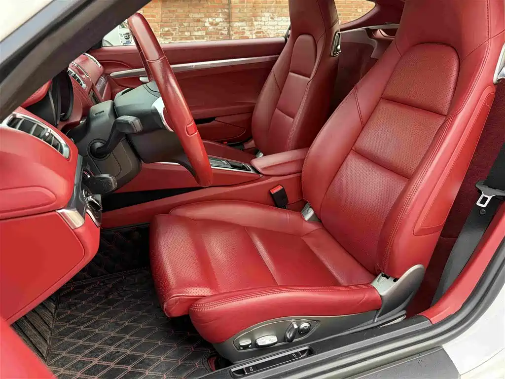 Photo 9 - Porsche Cayman