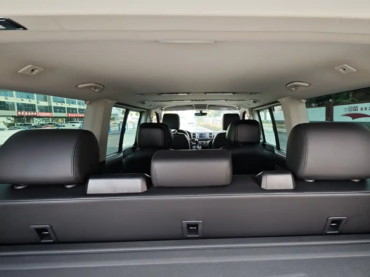 Volkswagen Multivan 2017 2.0TSI 2WD Luxury 7-Seater фото 4