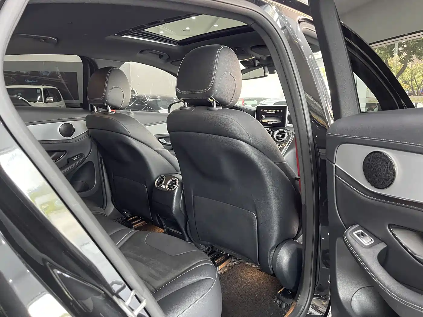 Mercedes-Benz GLC AMG 2018 AMG GLC 63 4MATIC+ фото 17