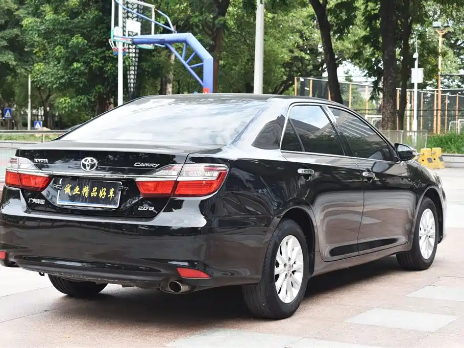 Toyota Camry 2015 2.0G Leading Edition фото 5