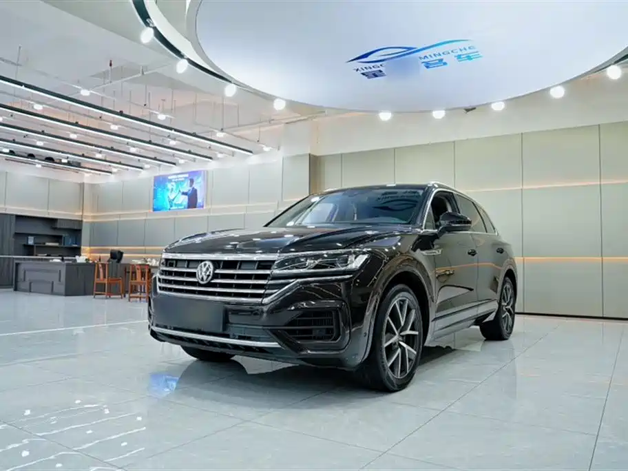 Volkswagen Touareg 2019 3.0TSI Sharp Edge Edition China VI фото 2