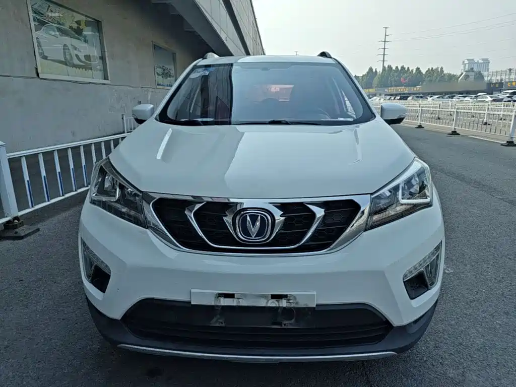 Фото 3 - Changan CS15