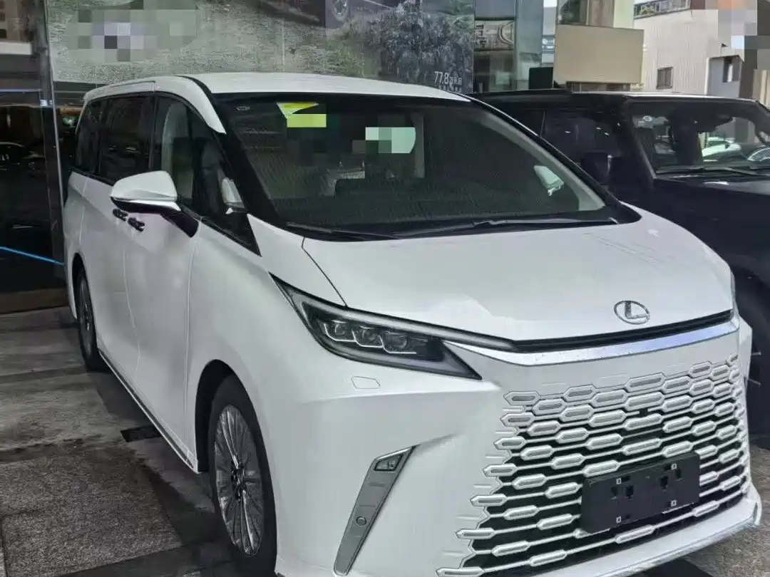 Lexus LM 2025 Model 500h Four-Seater Imperial Edition