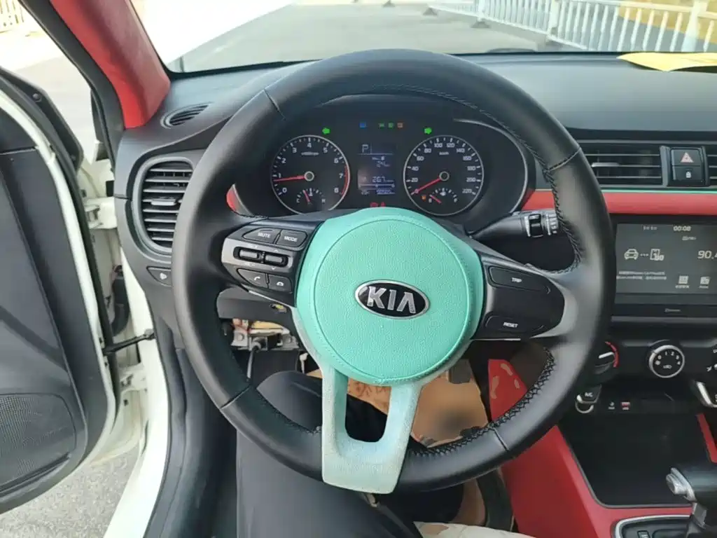 Kia K2 2017 2017 Sedan 1.4L AT GLS