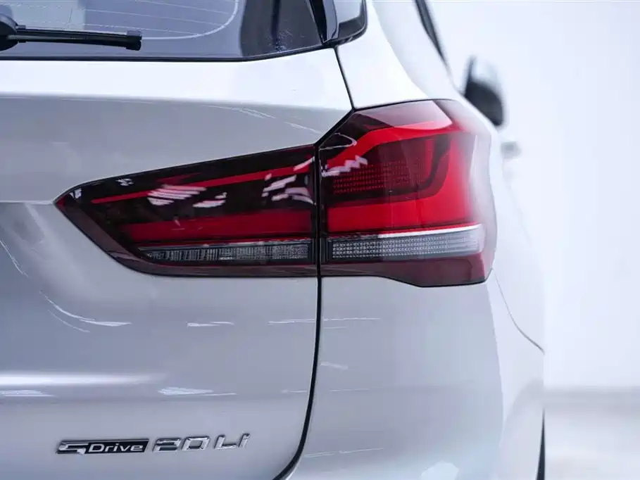 BMW X1 2022 sDrive20Li Fashion фото 27