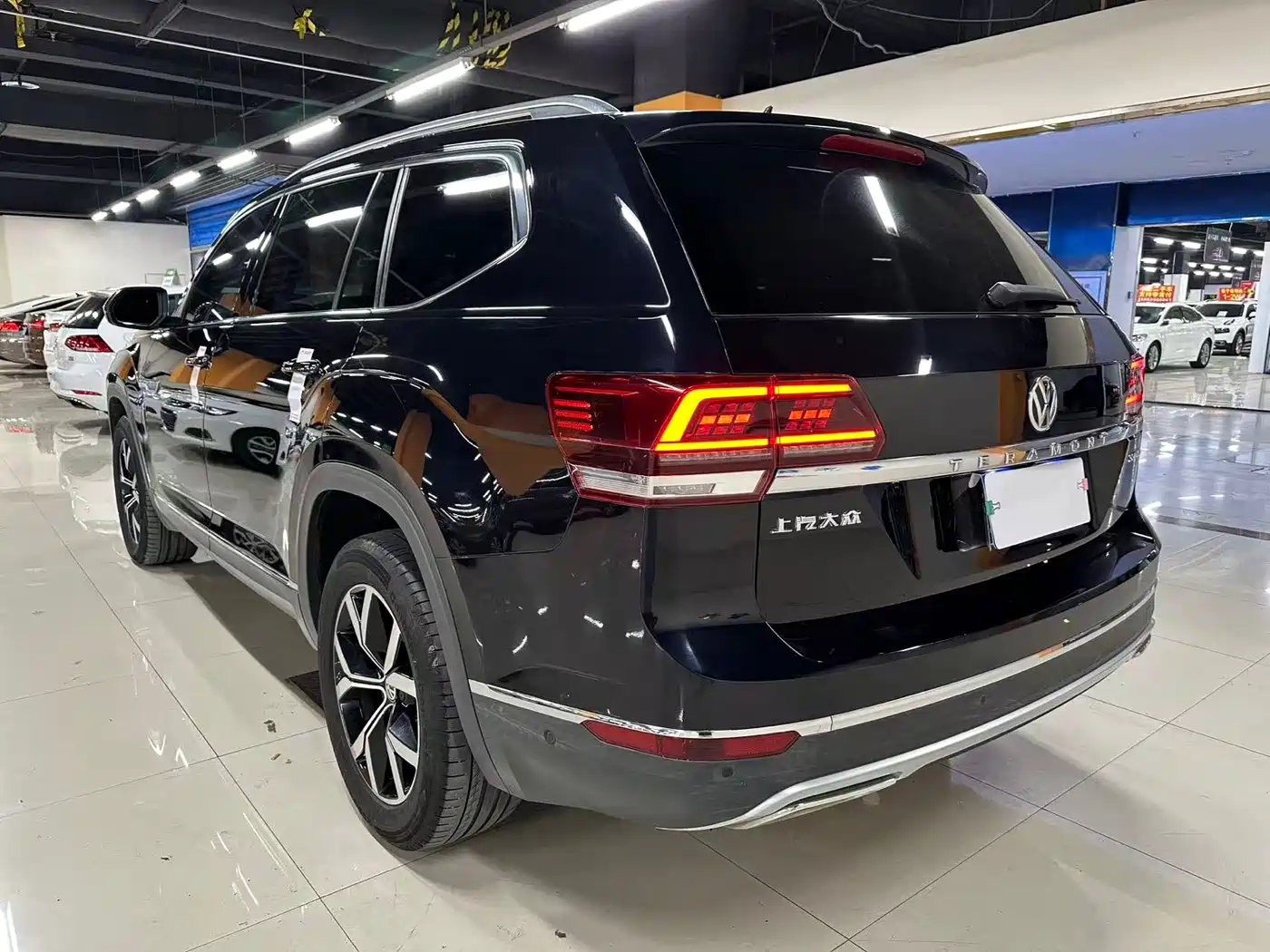 Volkswagen Teramont 2019 330TSI 2WD Luxury China VI фото 8