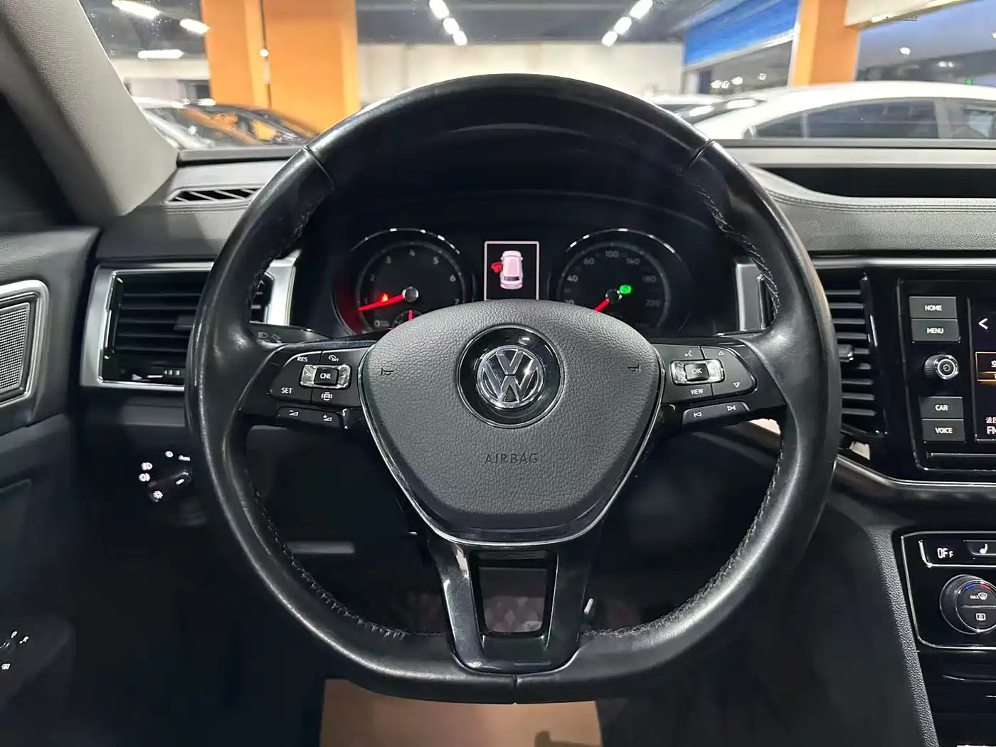 Volkswagen Teramont 2019 330TSI 2WD Luxury China VI фото 10