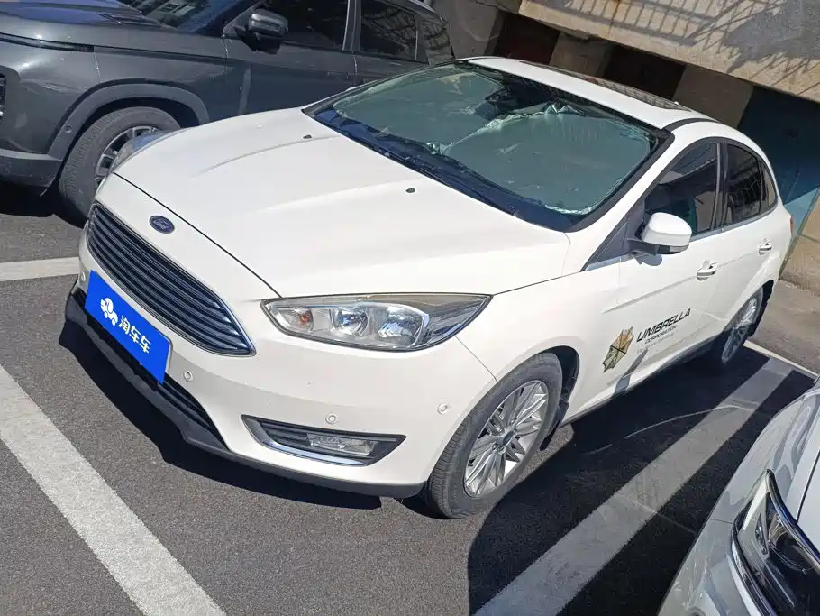 Фото 1 - Ford Focus