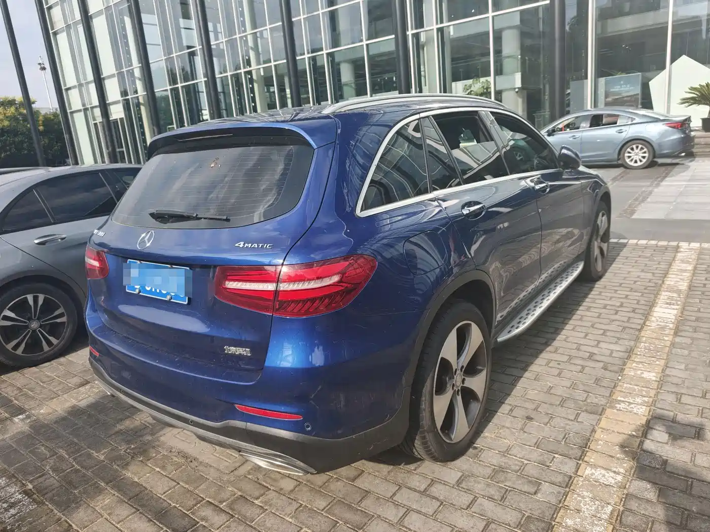 صورة 4 - Mercedes-Benz GLC