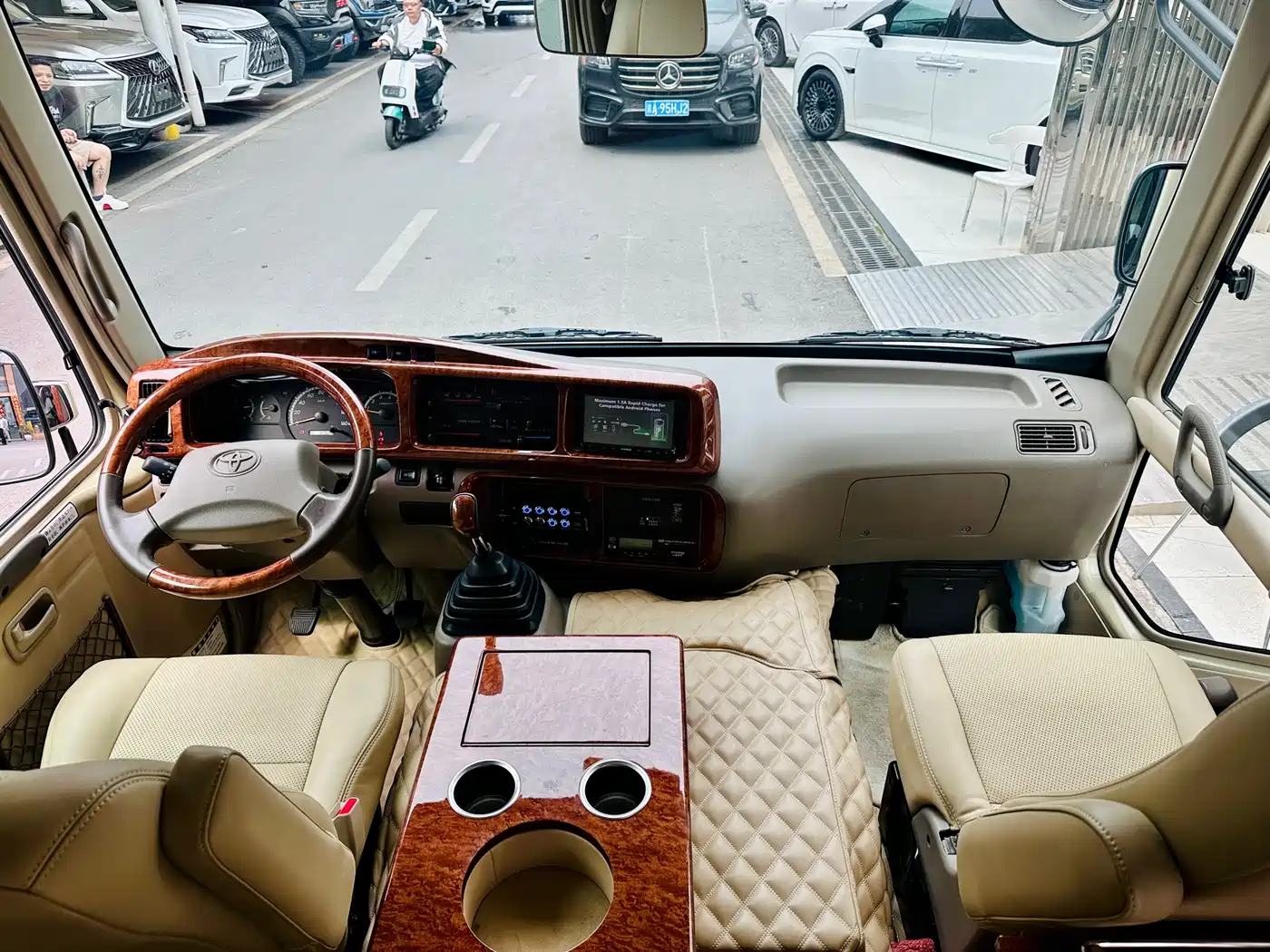 Toyota Coaster 2019 4.0L Luxury Vehicle GRB53L-ZCMEK 20-seater 9GR фото 6