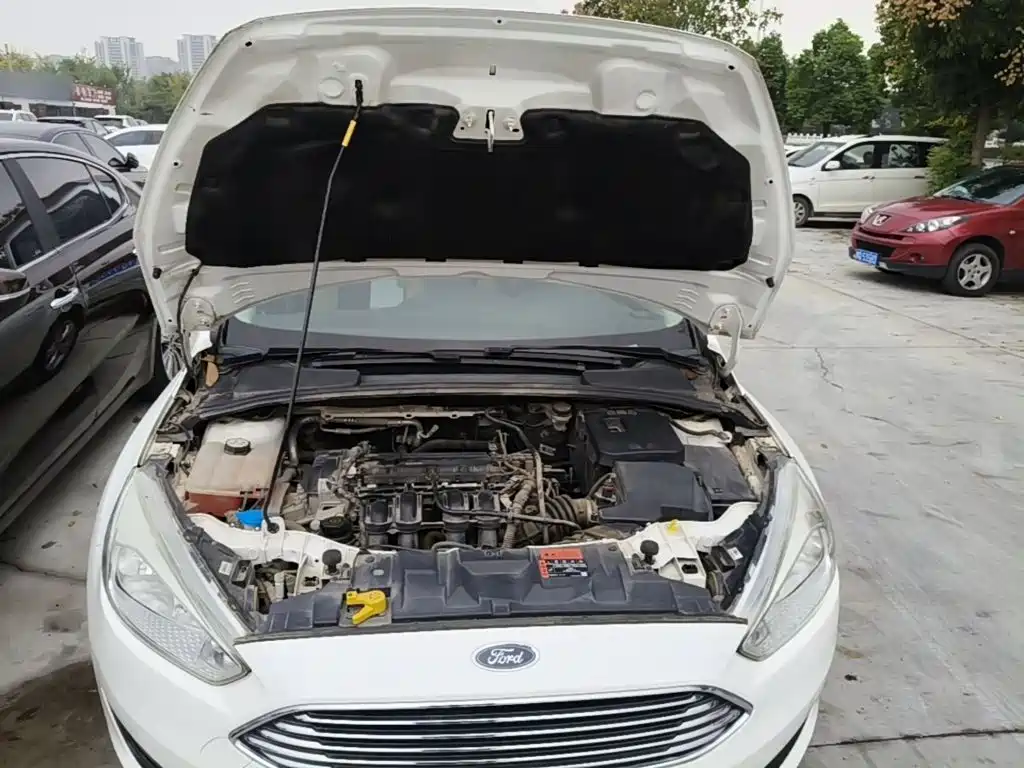 Фото 20 - Ford Focus