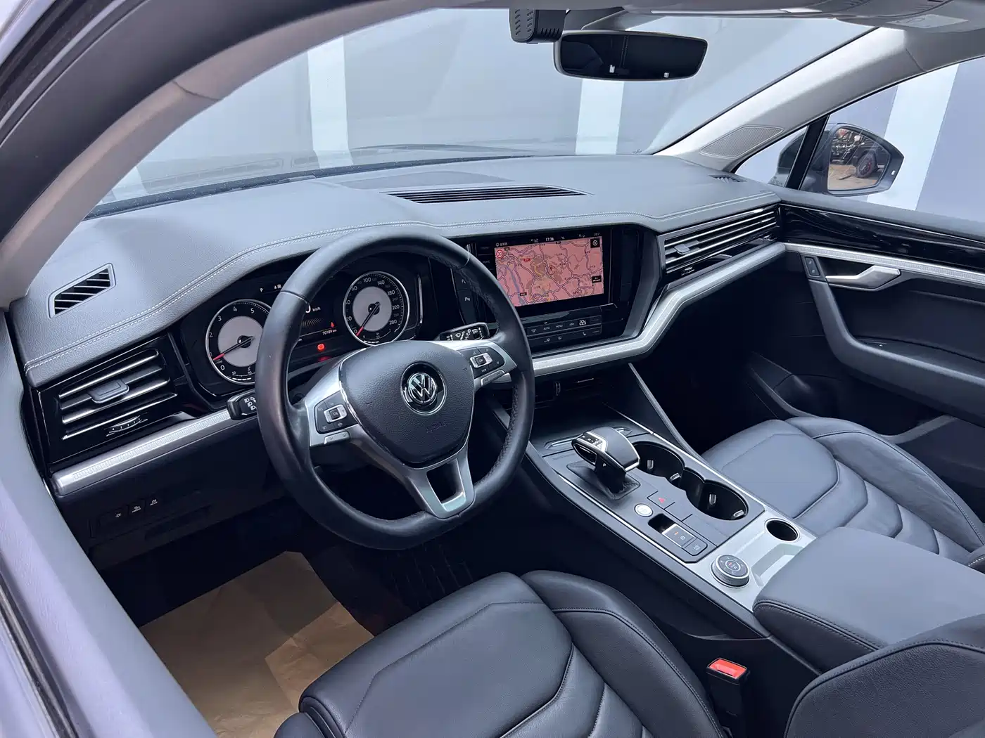 Volkswagen Touareg 2019 2.0TSI Pilot Edition China VI фото 4