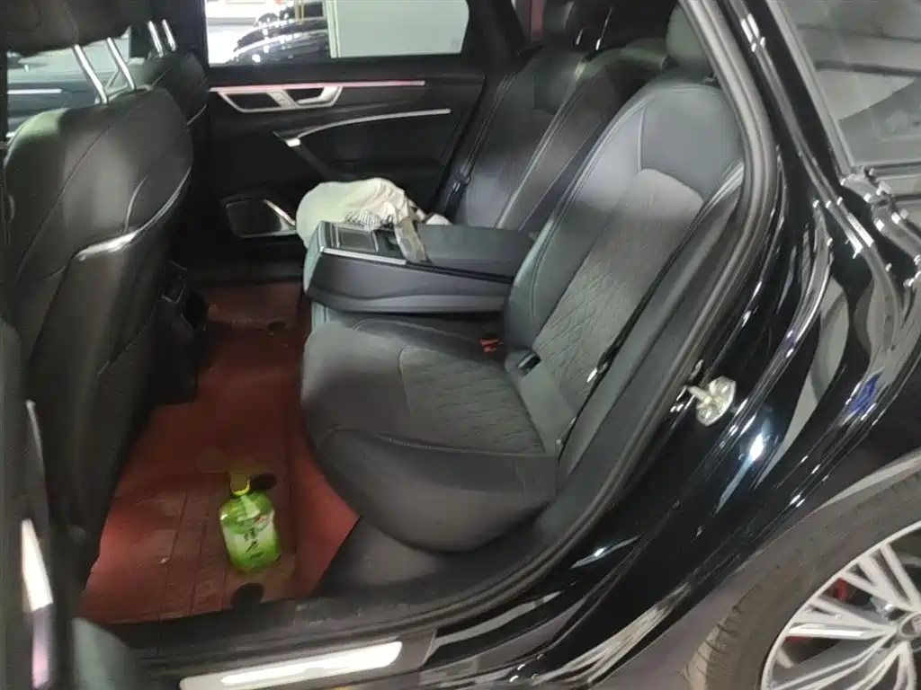 Audi A6L 2024 55 TFSI quattro Exclusive Dynamic фото 24