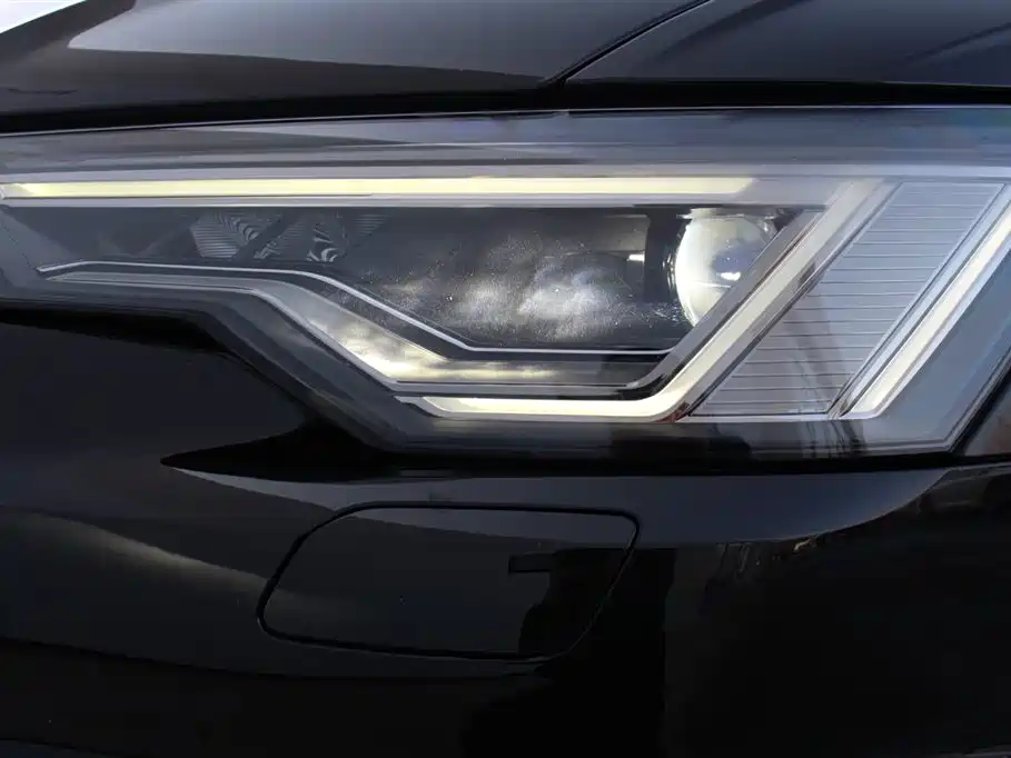 Audi A6L 2021 45 TFSI Exclusive Sport фото 13