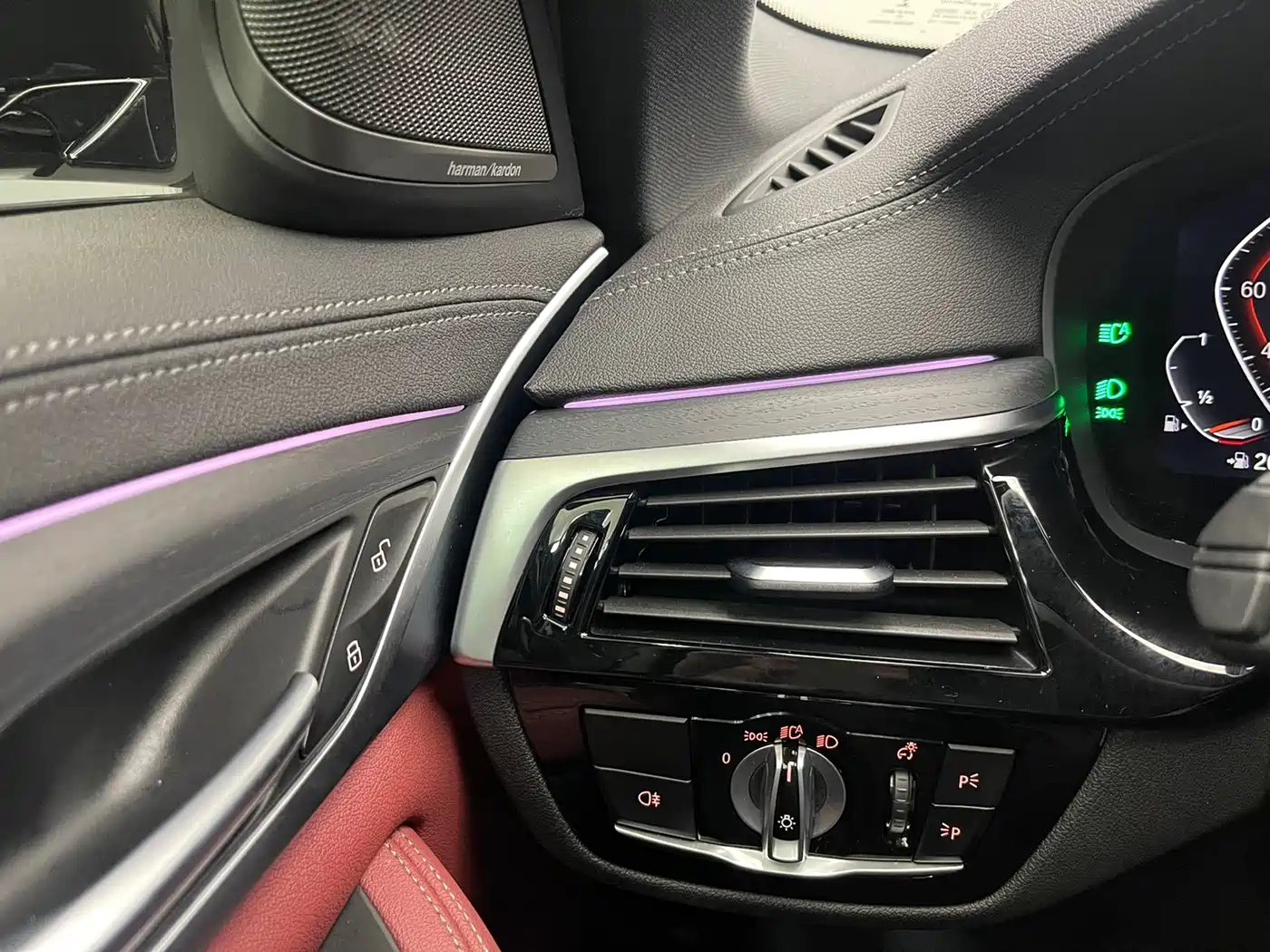 BMW 5 Series 2022 530Li Exclusive M Sport Package фото 23
