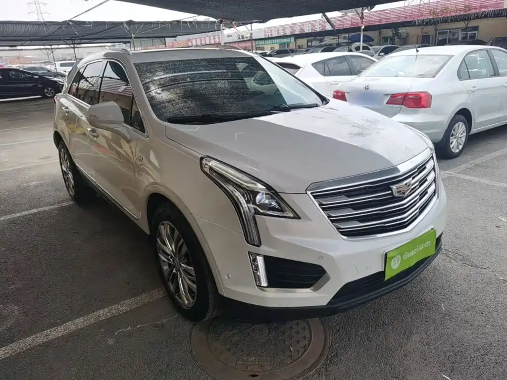 Photo 4 - Cadillac XT5