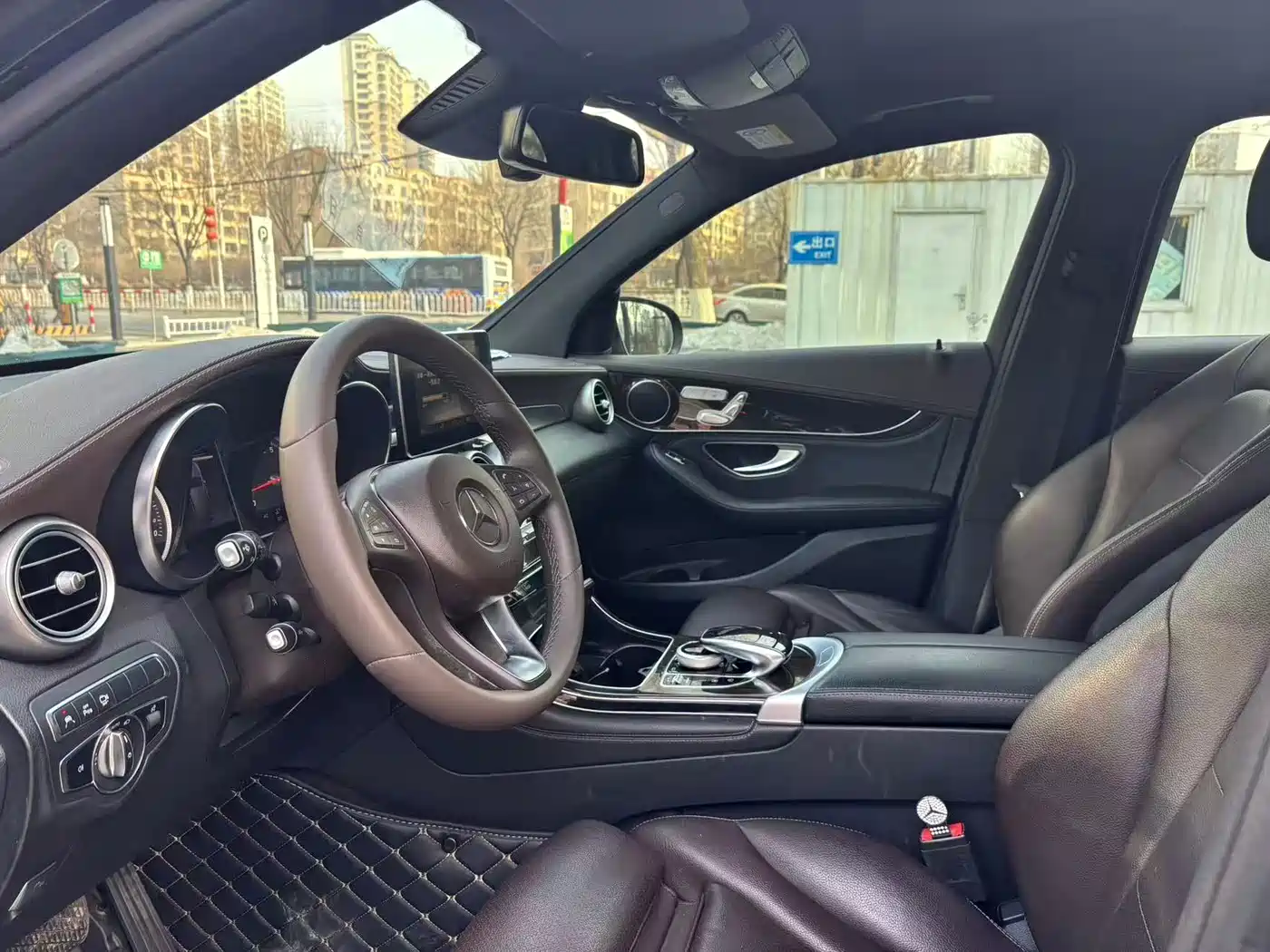 Mercedes-Benz GLC 2019 GLC 260 4MATIC Luxury фото 4
