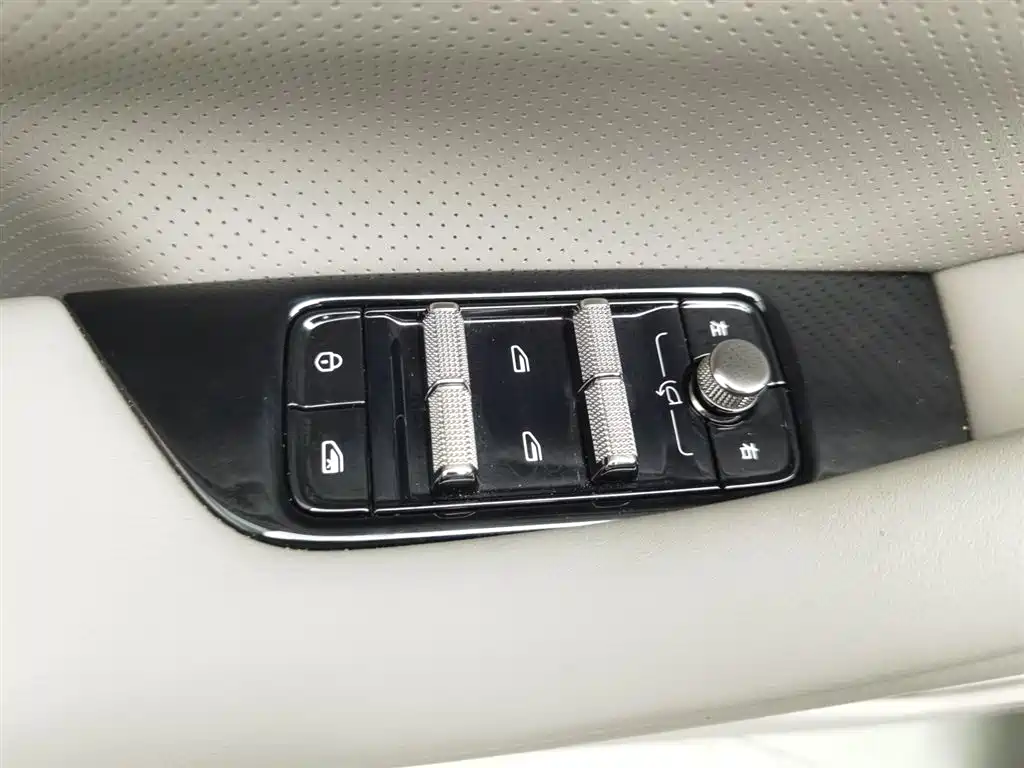 GEELY GALAXY GALAXY SPARKLE 8