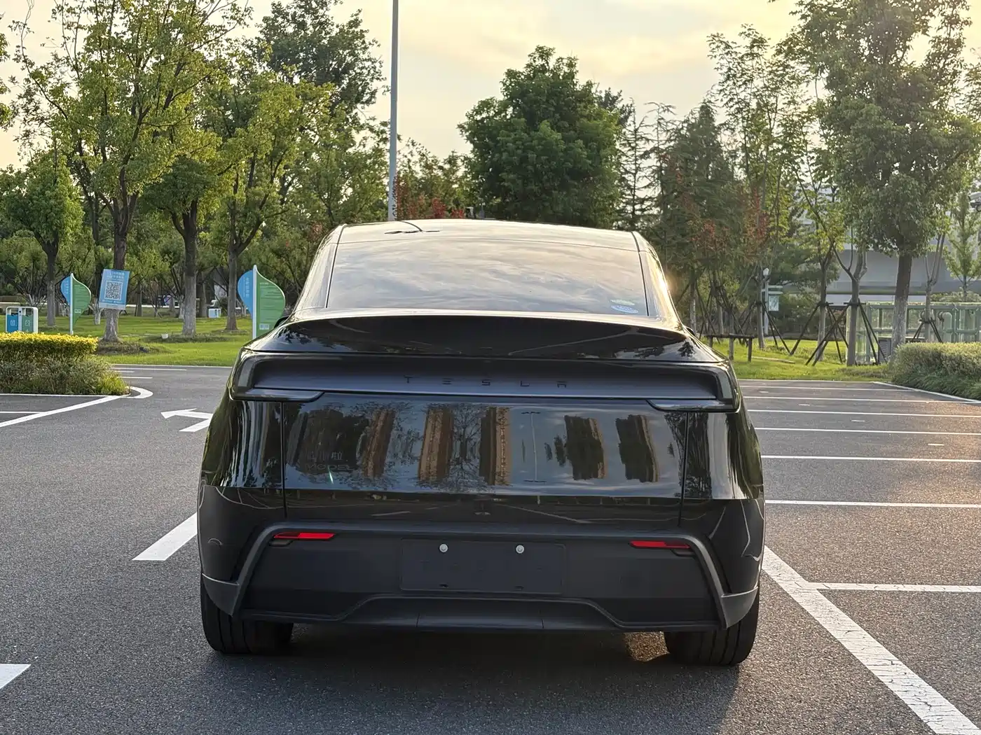 Tesla Model Y 2026 2026 Rear-Wheel Drive