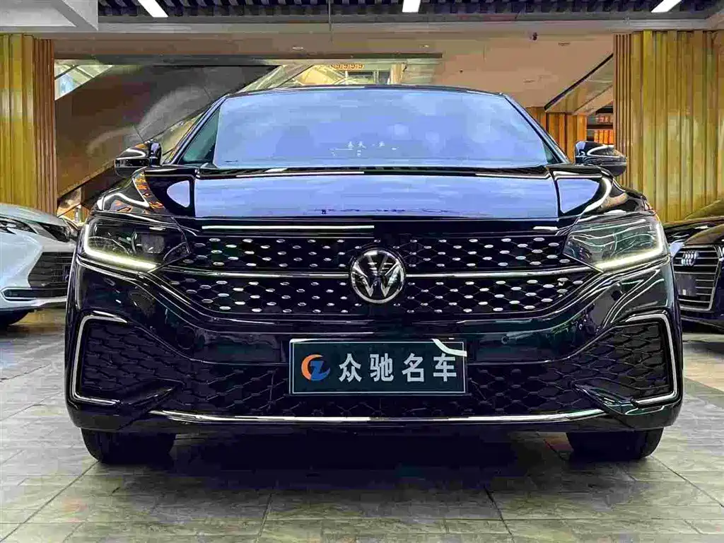 Volkswagen Passat 2024 330TSI Starlight Elite Edition фото 3