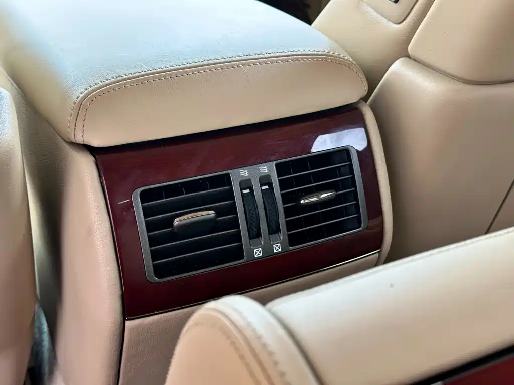 Фото 22 - Lexus LS