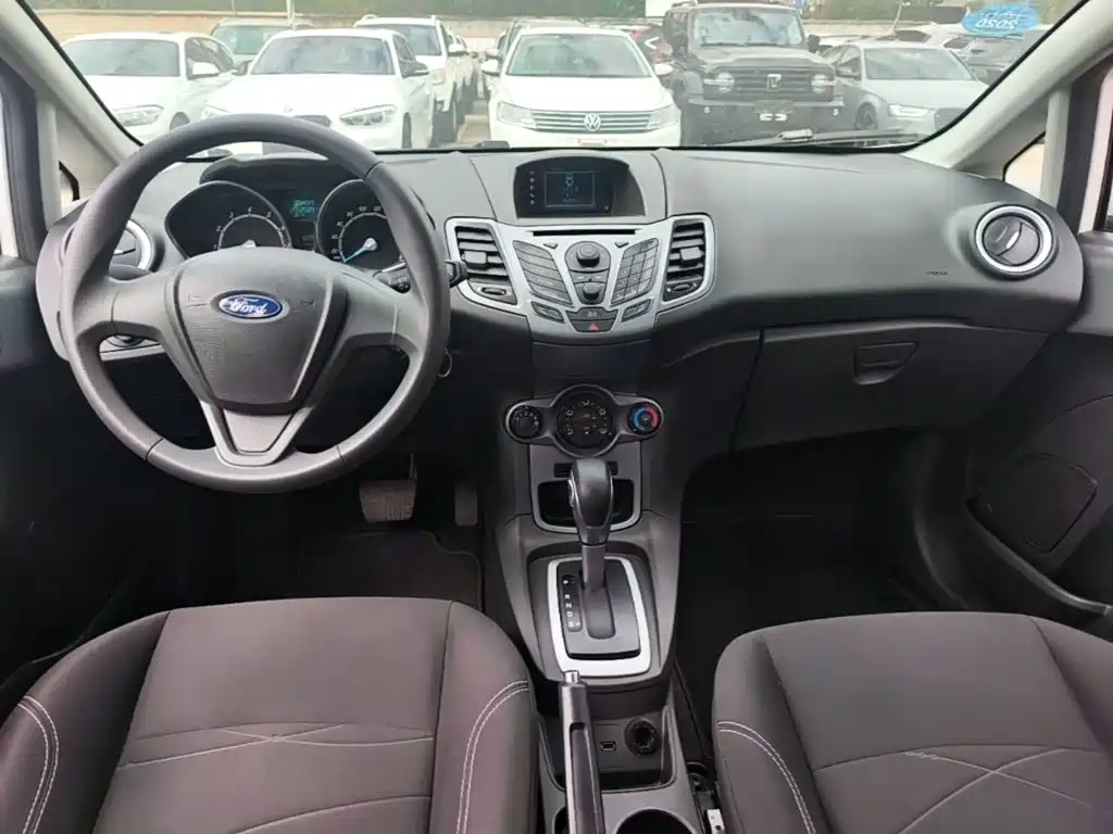Ford Fiesta 2015 2013 Hatchback 1.5L Automatic Fashion