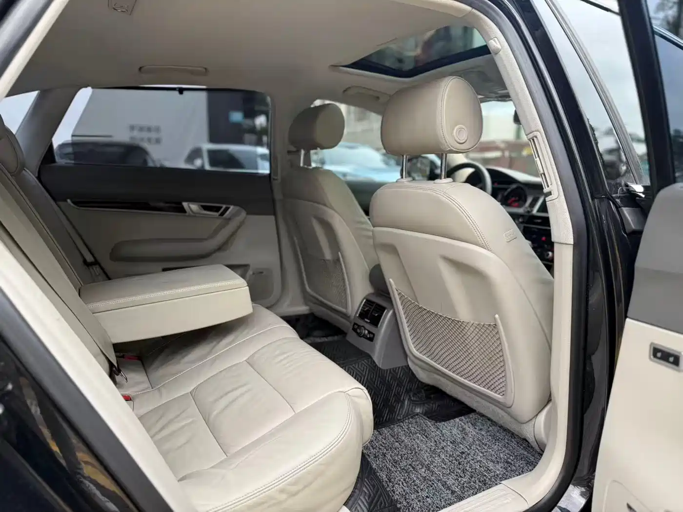 Audi A6L 2010 2.4L Luxury фото 7