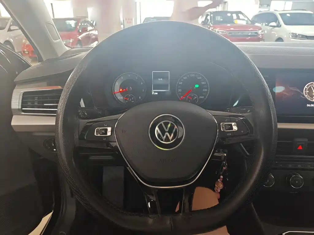 Фото 4 - Volkswagen Lavida