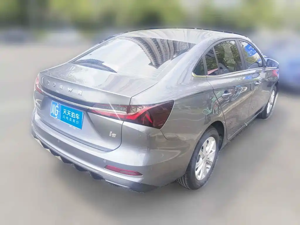 Фото 2 - Roewe i5