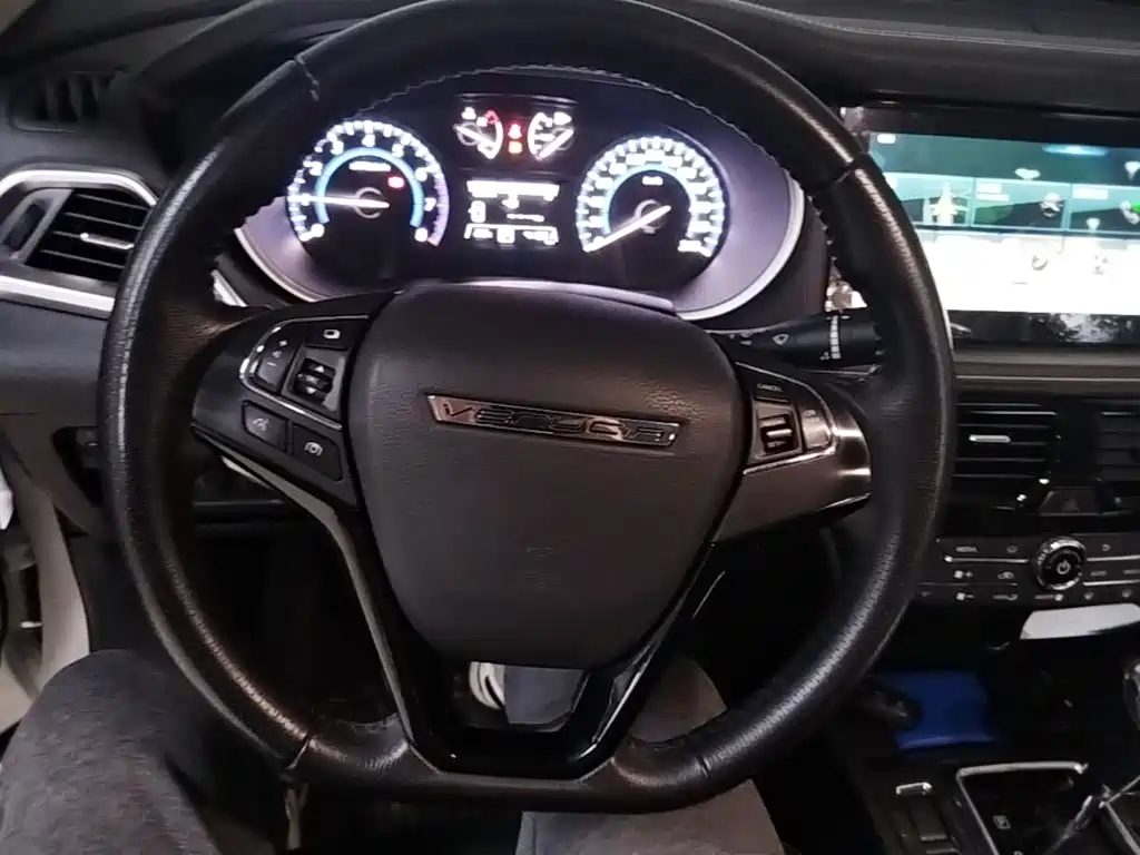 Venucia T90 2018 2018 2.0L CVT Smart Connection Intelligent Edition China V