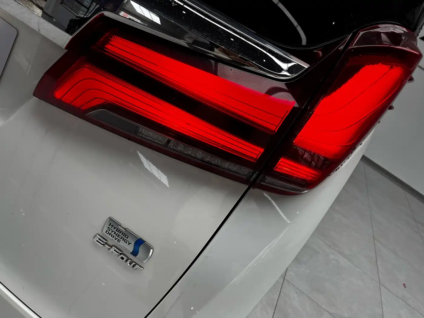Toyota Alphard 2021 Hybrid 2.5L Premium фото 5