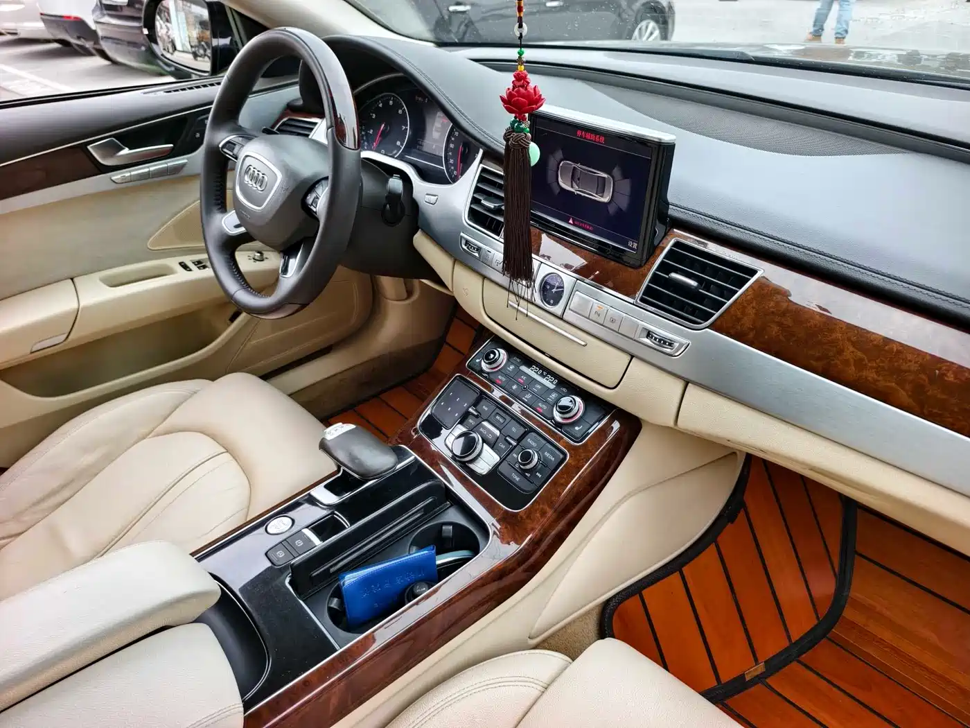 Audi A8 2012 A8L 45 TFSI quattro Comfort фото 17