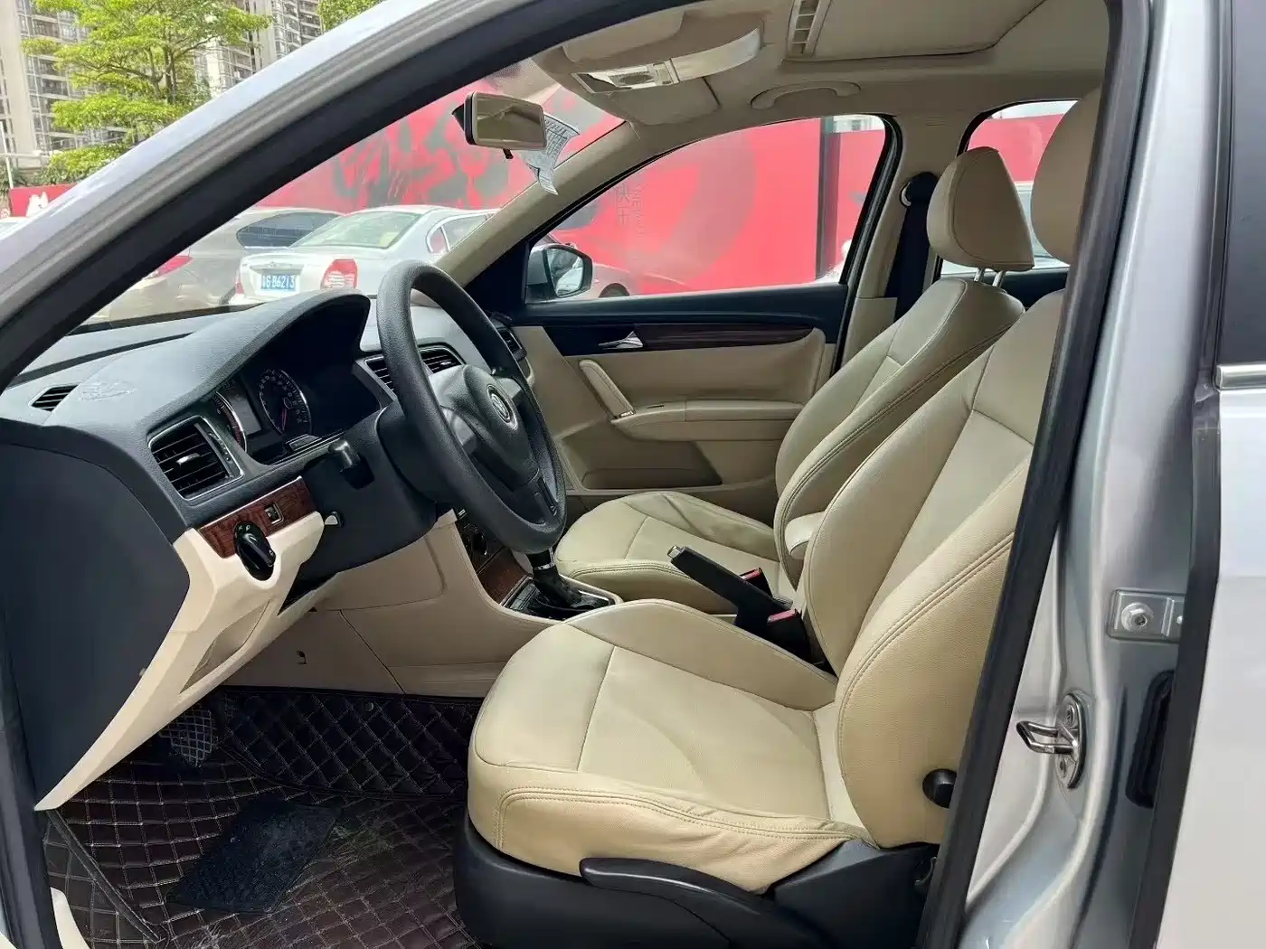 Volkswagen Lavida 2013 Facelift 1.4TSI DSG Luxury фото 5