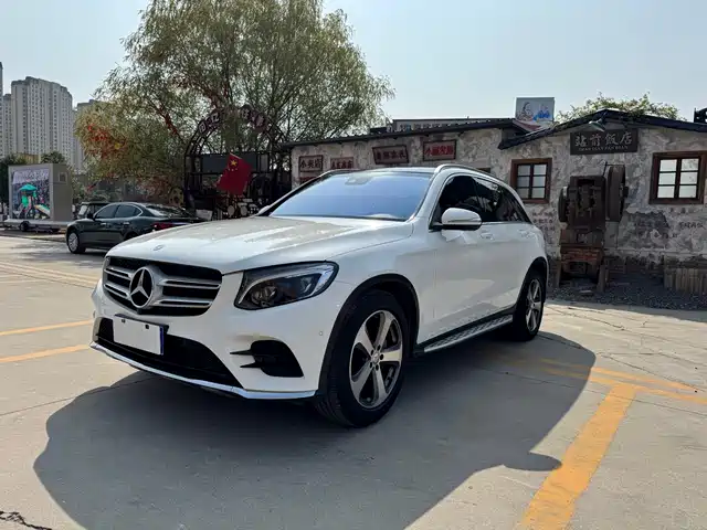 MERCEDES-BENZ GLC