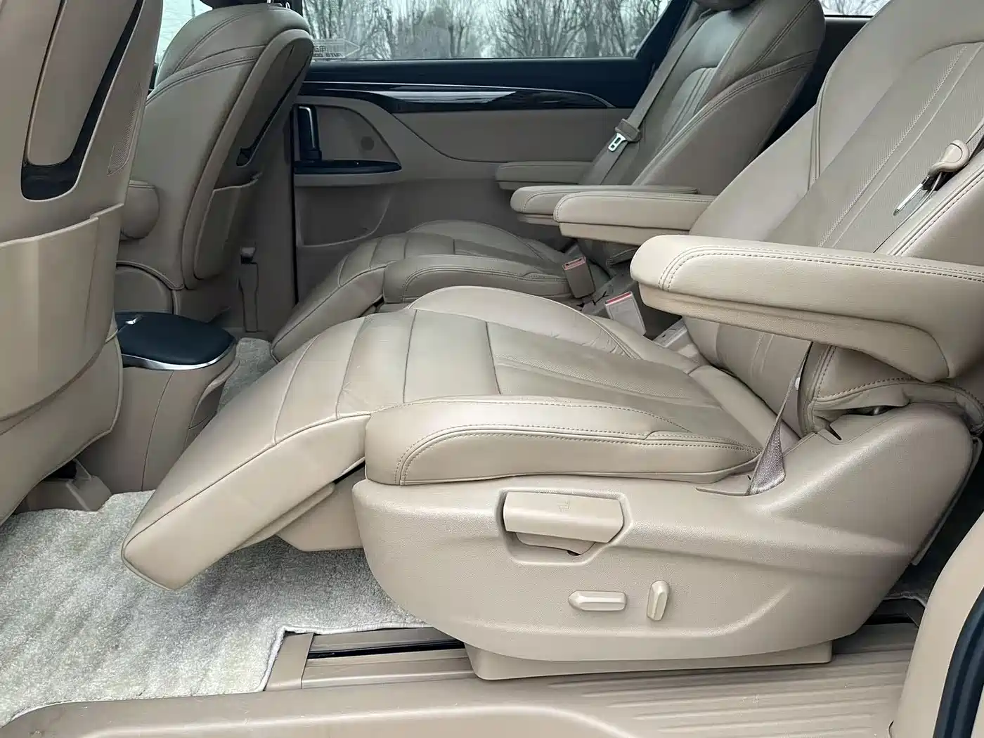 Buick GL8 2017 ES 28T Luxury China V фото 19