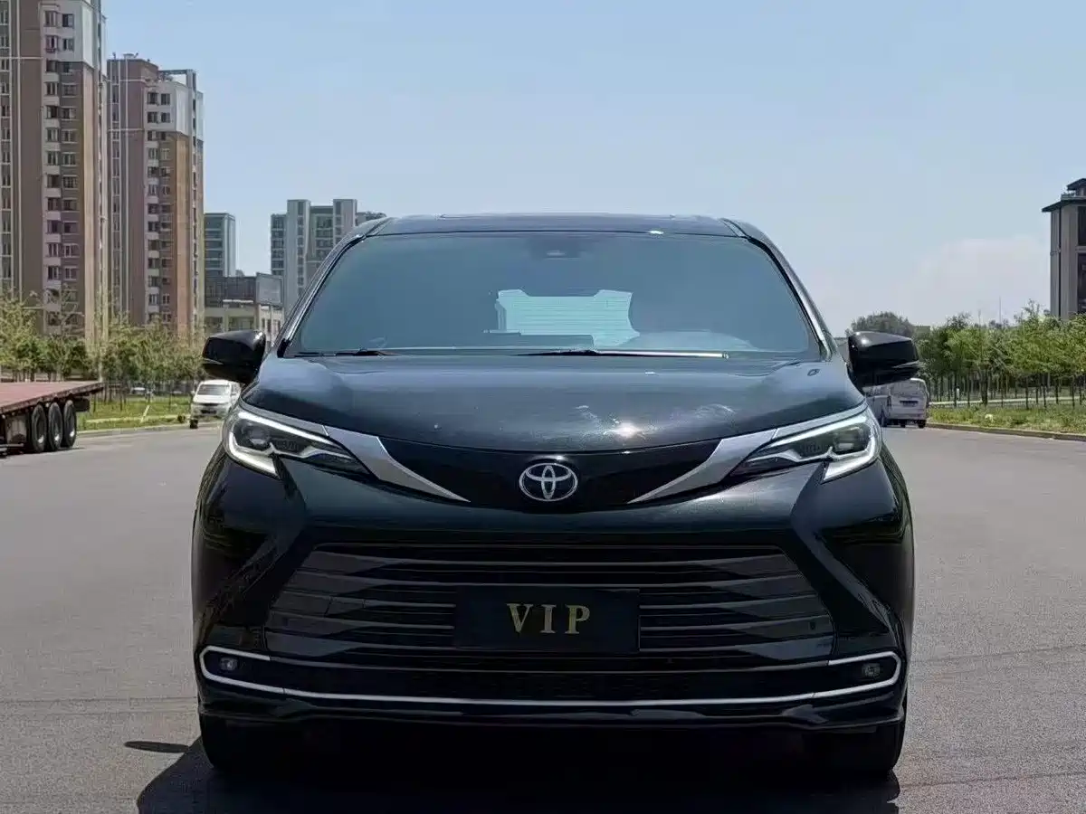 Toyota Sienna 2025 2024 2.5L Hybrid AWD Luxury Edition