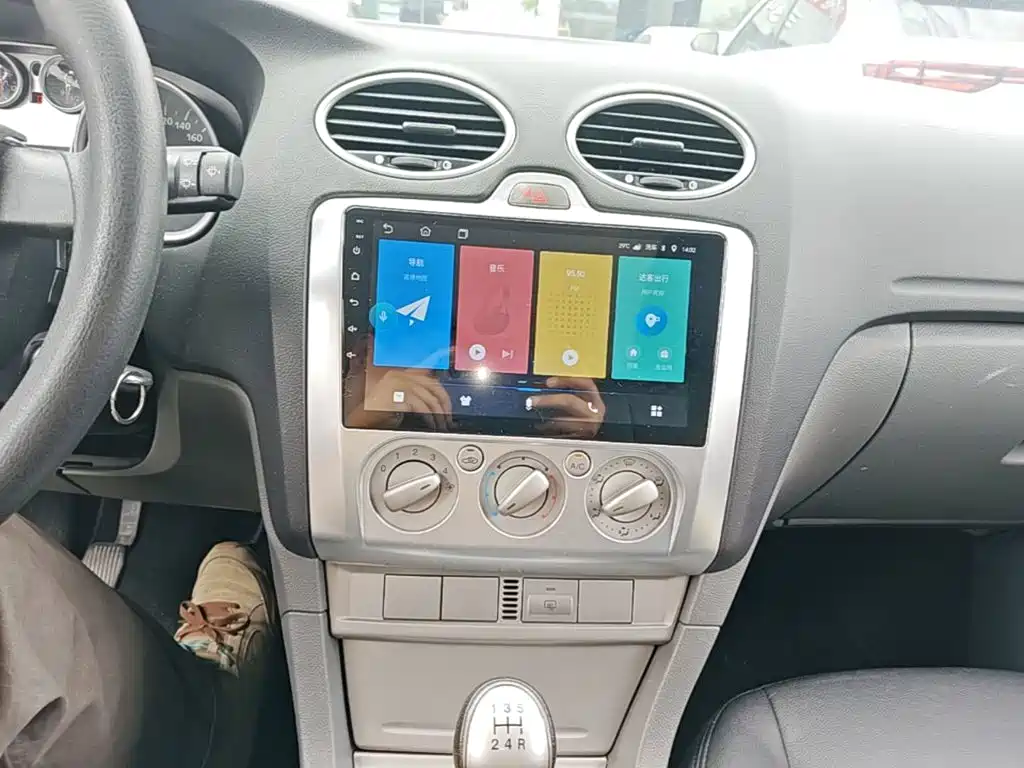 Ford Focus 2015 2013 Hatchback Classic 1.8L Manual Base
