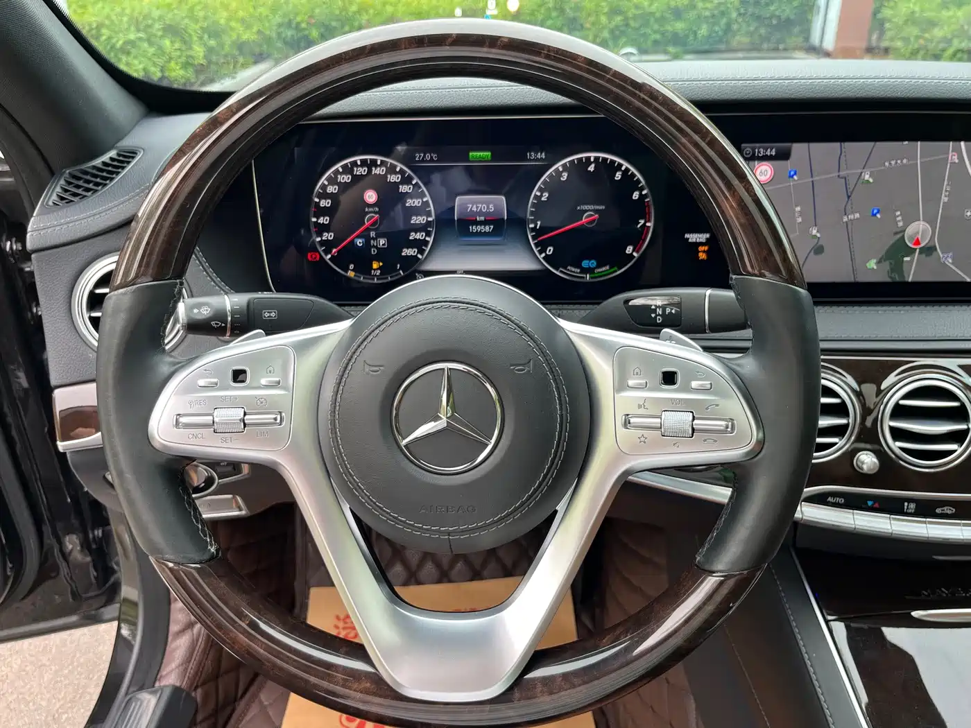 Photo 14 - Mercedes-Benz Maybach S-Class