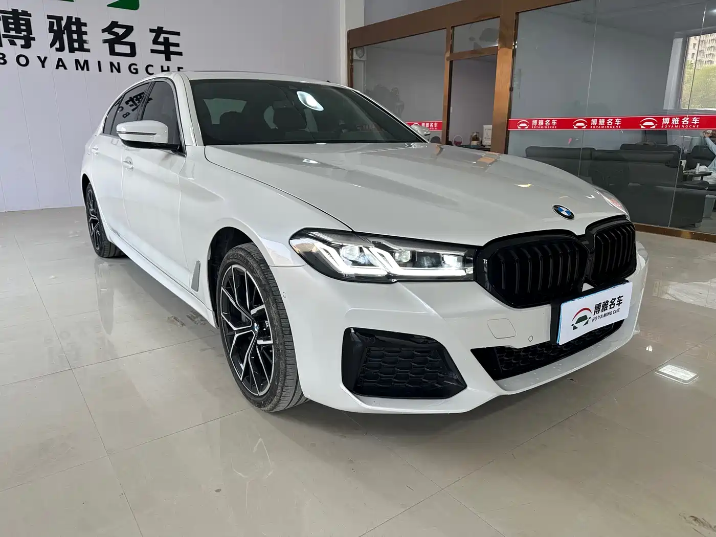 BMW 5 Series 2023 530Li Leading M Sport Package фото 2