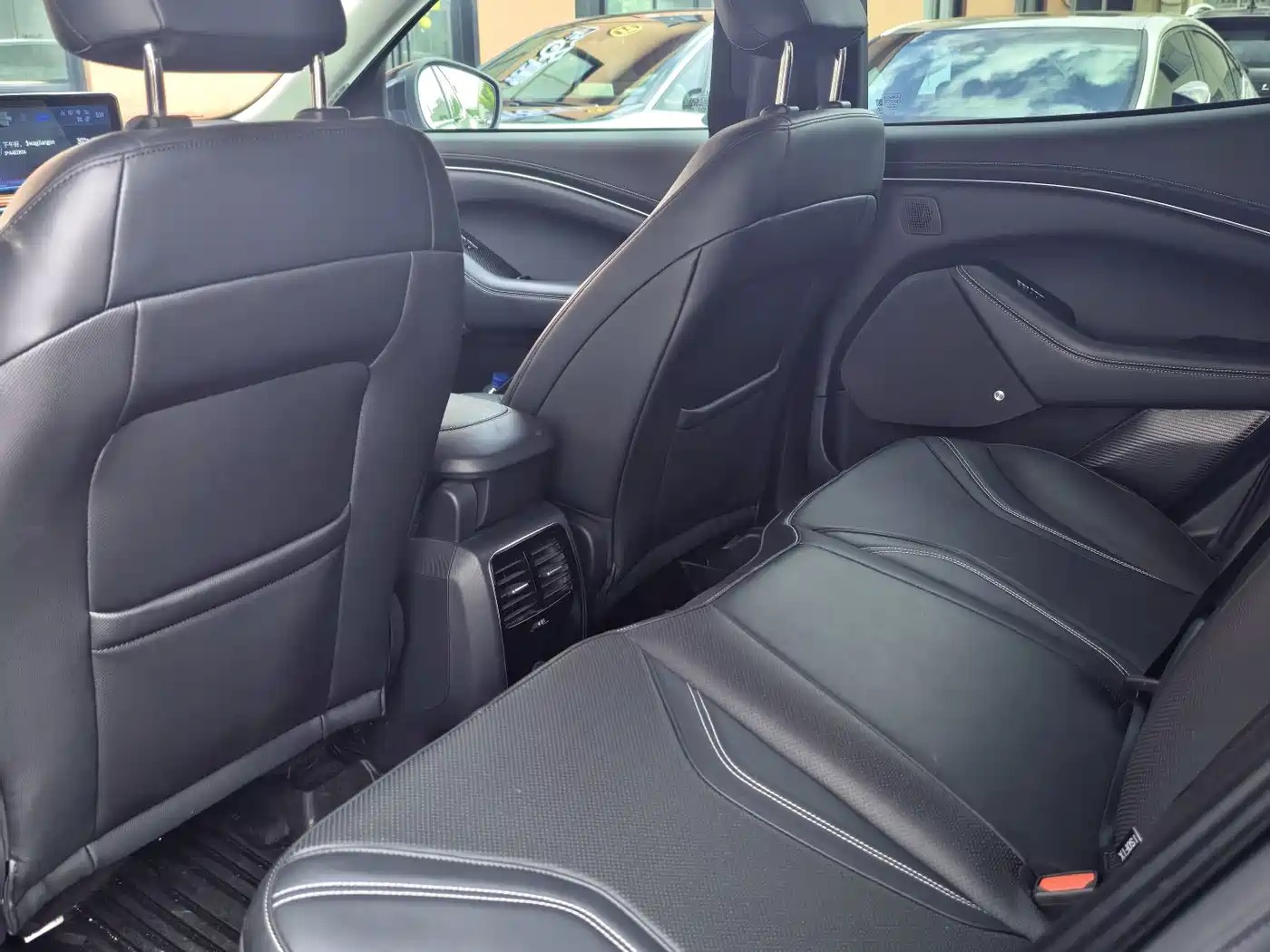 Ford Mustang Mach-E 2022 2021 Boundless RWD Luxury (Long Range)