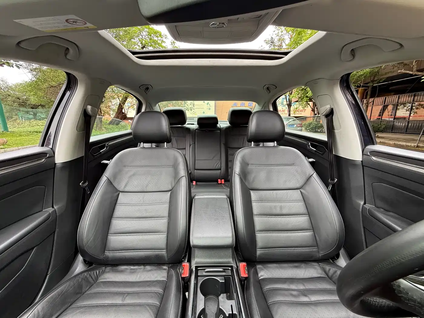 Volkswagen Passat 2017 330TSI DSG Luxury фото 10