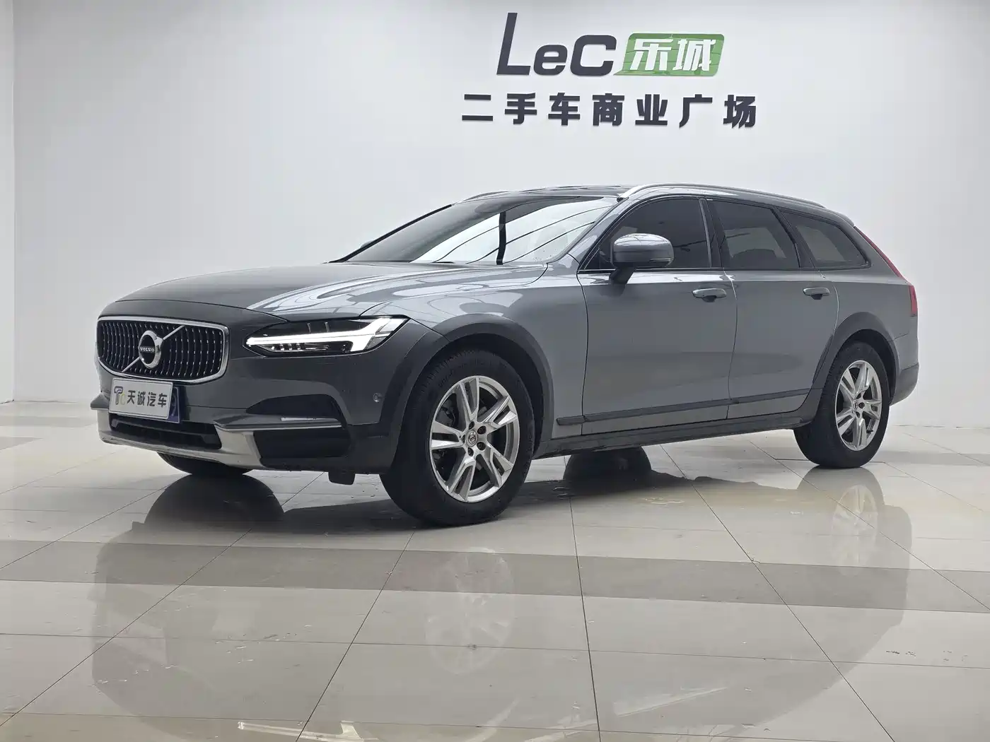 Volvo V90 2018 2017 Cross Country T5 AWD Smart Edition