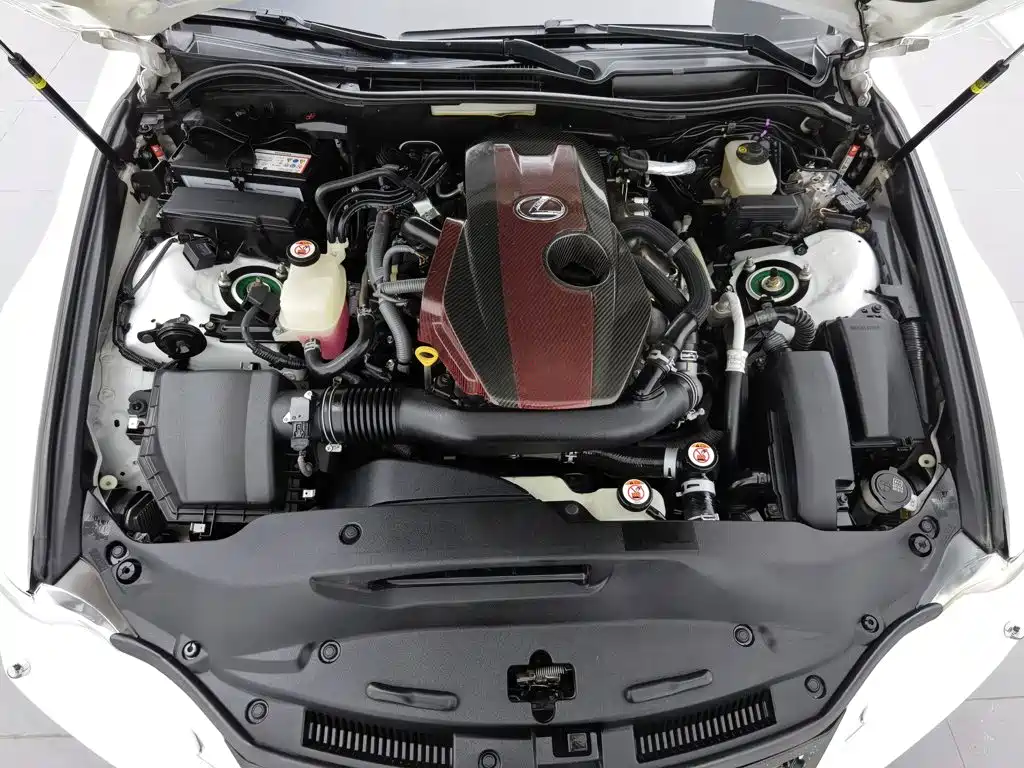 Фото 6 - Lexus IS