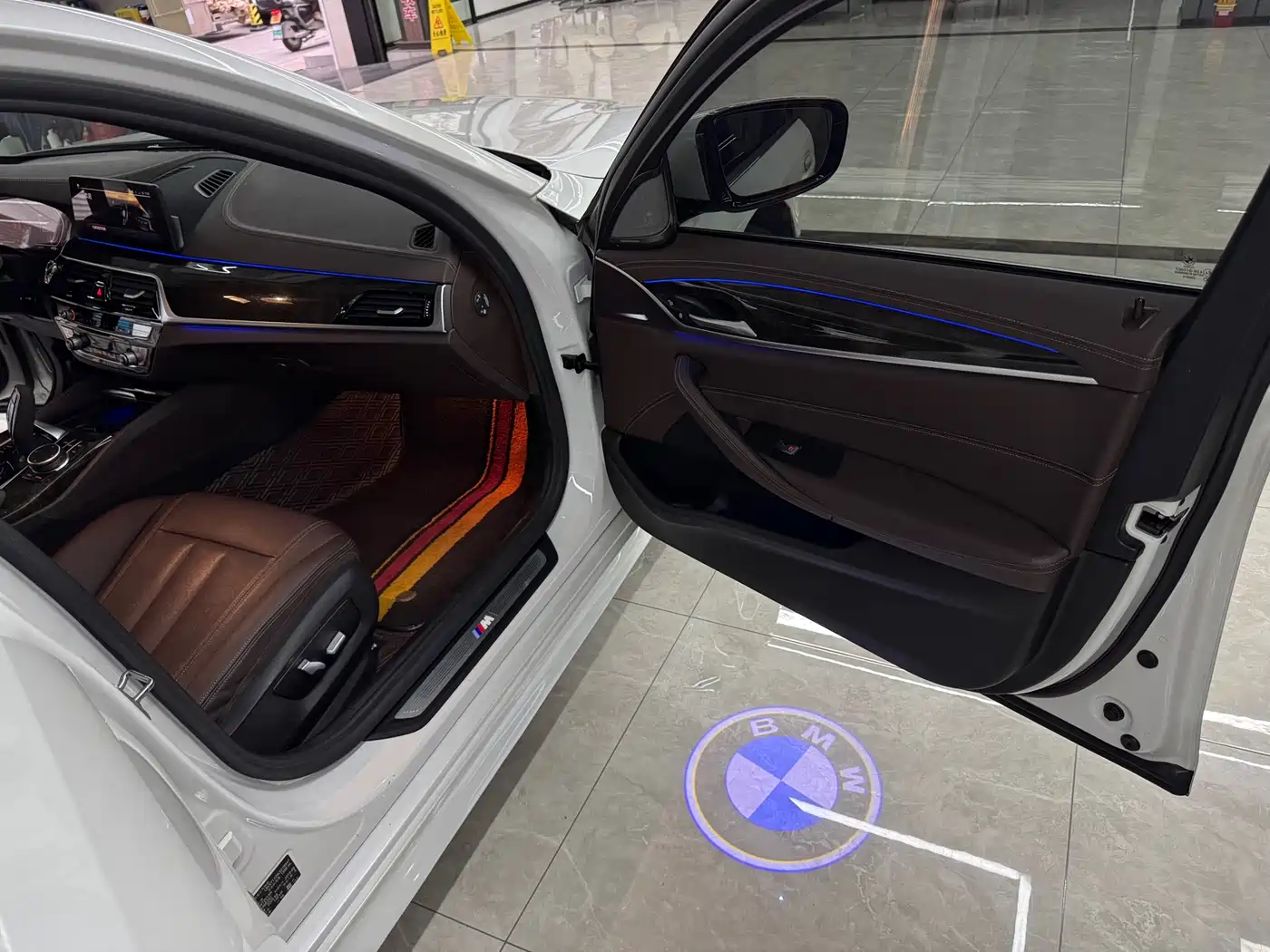 BMW 5 Series 2020 525Li M Sport Package фото 11
