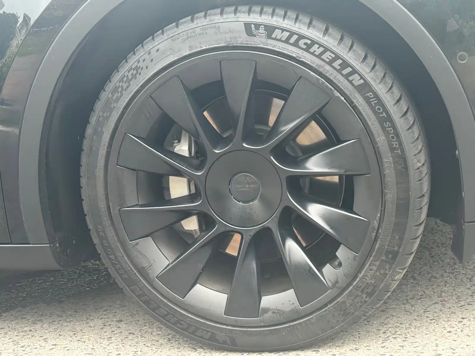 Photo 19 - Tesla Model Y